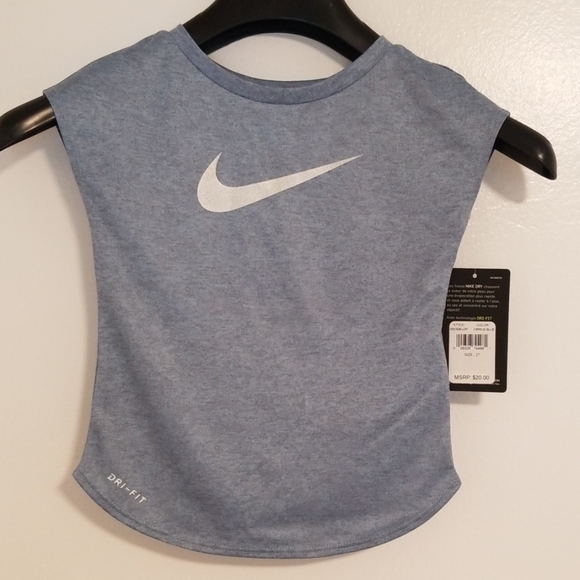 nike t shirt athletic cut